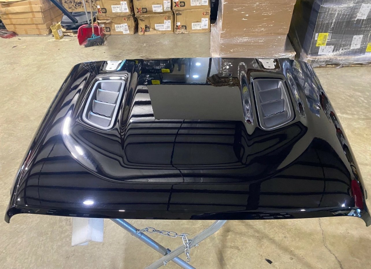 2018–2024 Jeep Wrangler JL / Gladiator JT Rubicon Hood – OEM-Style Take-Off