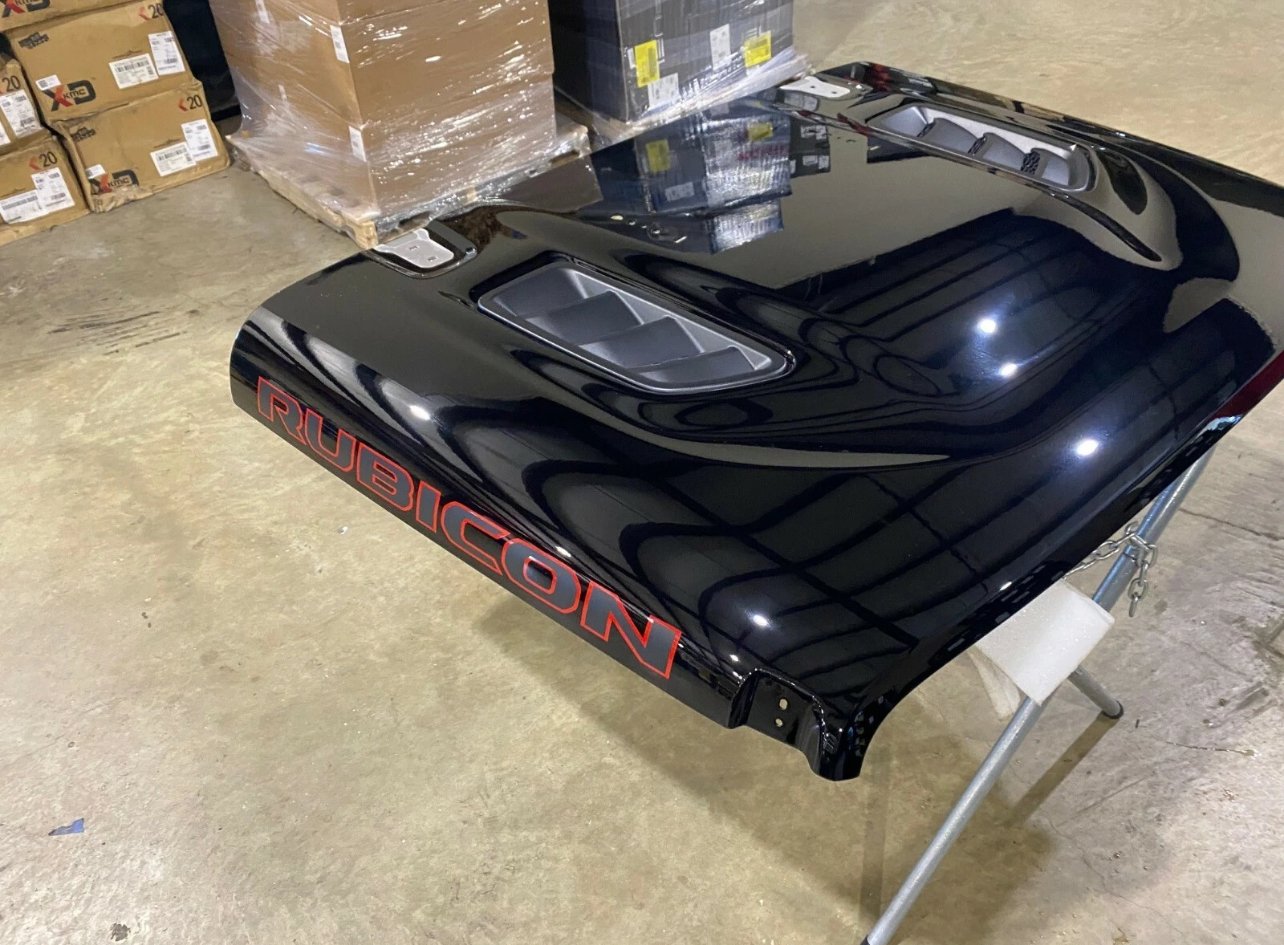 2018–2024 Jeep Wrangler JL / Gladiator JT Rubicon Hood – OEM-Style Take-Off - Image 5